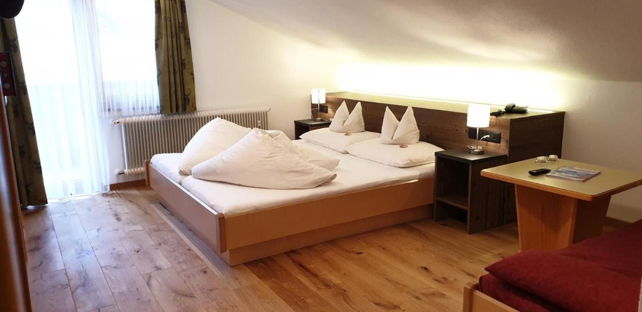 Doppelzimmer mit Balkon